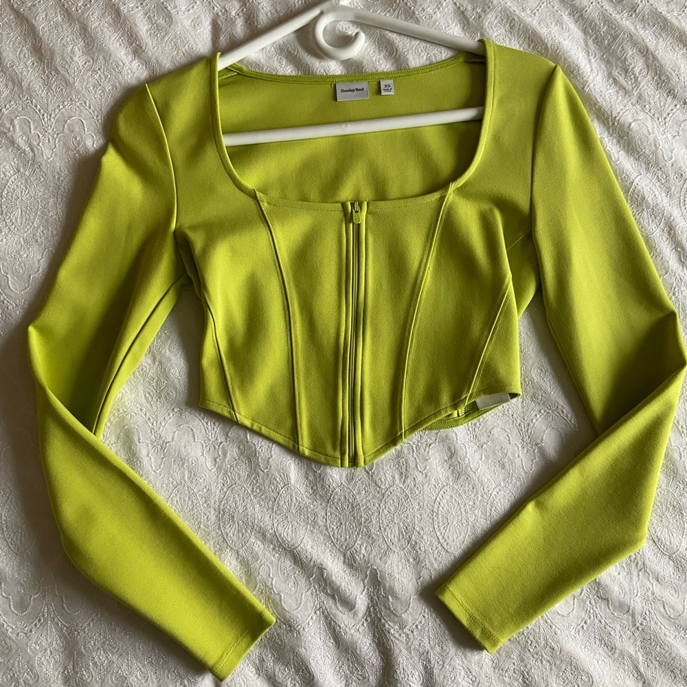 Aritzia Green Long Sleeve Fitted Crop Bodysuit